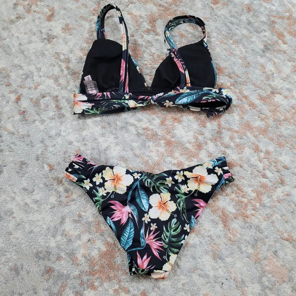 Sweet Secret Black Tropical Flower 2 Piece Bikini - Size EU 36 - Picture 3 of 7